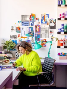 How a Creative Artist Transformed a Plain Room into a Colorful Studio - image 10
