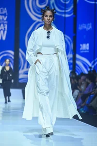 Do Manh Cuong’s Mother Makes a Heartwarming Appearance on His Fashion Runway - image 5