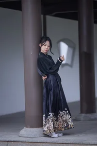 Captivating Beauty in YiTuYu Art Language Vol.6167 Featuring Shuang Er - image 0