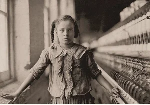 Rare Photos: Capturing the Extraordinary Daily Lives of People Around the World - image 6