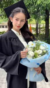 2002-Born Beauty Celebrates University Graduation After Marriage Into Billionaire Family - image 5