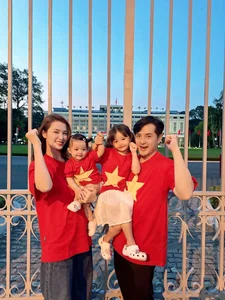 Vietnamese Celebrities Share Heartwarming Photos to Celebrate the 50th Southern Liberation Day - image 7