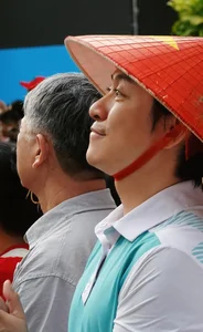 Vietnamese Celebrities Share Heartwarming Photos to Celebrate the 50th Southern Liberation Day - image 13