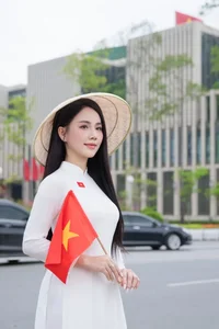 Vietnamese Celebrities Share Heartwarming Photos to Celebrate the 50th Southern Liberation Day - image 10