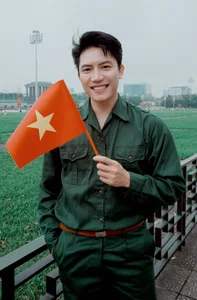 Vietnamese Celebrities Share Heartwarming Photos to Celebrate the 50th Southern Liberation Day - image 12