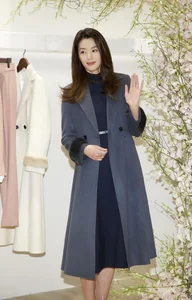 Jeon Ji Hyun's Timeless Neutral Fashion Secrets for Women Over 40 - image 0