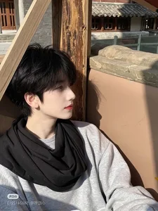 Cool Mysterious Chinese Boys Fashion: Hidden Face Aesthetic and Streetwear - image 6
