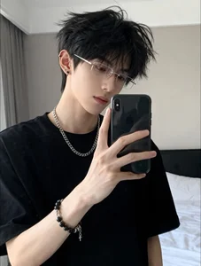Cool Mysterious Chinese Boys Fashion: Hidden Face Aesthetic and Streetwear - image 8