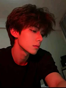 Cool Mysterious Chinese Boys Fashion: Hidden Face Aesthetic and Streetwear - image 1