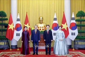 General Secretary and President To Lam Presides Over Official Welcome for South Korean President - image 8
