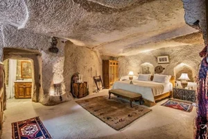 Turkey’s Alien Landscapes: A Journey Through the Bizarre Rock Formations of Cappadocia - image 4
