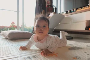 H'Hen Niê Delights Fans with Photos of Her Adorable 6-Month-Old Daughter - image 4