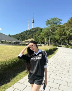 Doan Hai My Explores South Korea While Husband Recovers - image 9