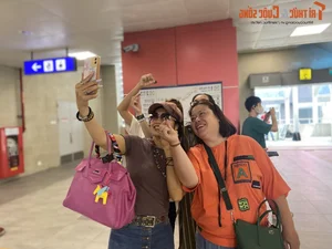 Hanoi Residents Enthusiastically Experience the New Nhon - Hanoi Station Metro Line - image 8