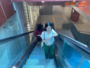 Hanoi Residents Enthusiastically Experience the New Nhon - Hanoi Station Metro Line - image 6