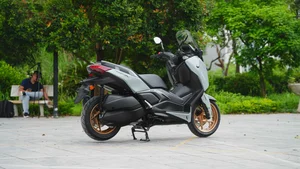 Yamaha XMAX 300: The Ultimate All-Rounder for Commuting and Weekend Touring - image 2