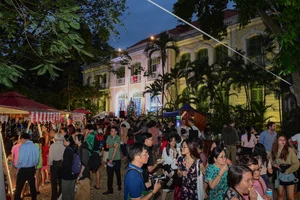 Authentic European Christmas Market Welcomes Hundreds of Visitors in Ho Chi Minh City - image 8