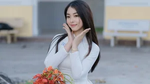 Captivating Beauty: Pure and Elegant Portraits of Modern Vietnamese Women - image 96
