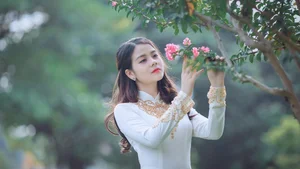 Captivating Beauty: Pure and Elegant Portraits of Modern Vietnamese Women - image 37