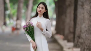 Captivating Beauty: Pure and Elegant Portraits of Modern Vietnamese Women - image 26