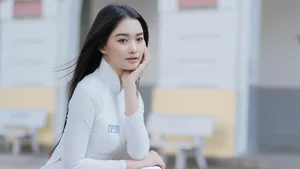 Captivating Beauty: Pure and Elegant Portraits of Modern Vietnamese Women - image 100