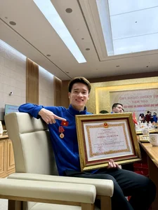 AFF Cup Champion Hoang Duc Purchases Luxurious New Home - image 0