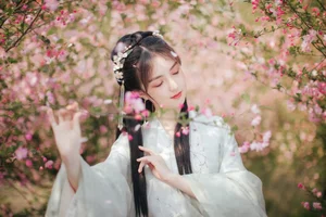 YiTuYu Art Language Vol.4650 Coco Fashion Photography Set - image 2