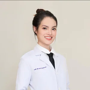 Vietnamese Stars in White Coats: Celebrities Who Studied Medicine and Pharmacy - image 4