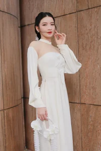 Vietnamese Stars in White Coats: Celebrities Who Studied Medicine and Pharmacy - image 5
