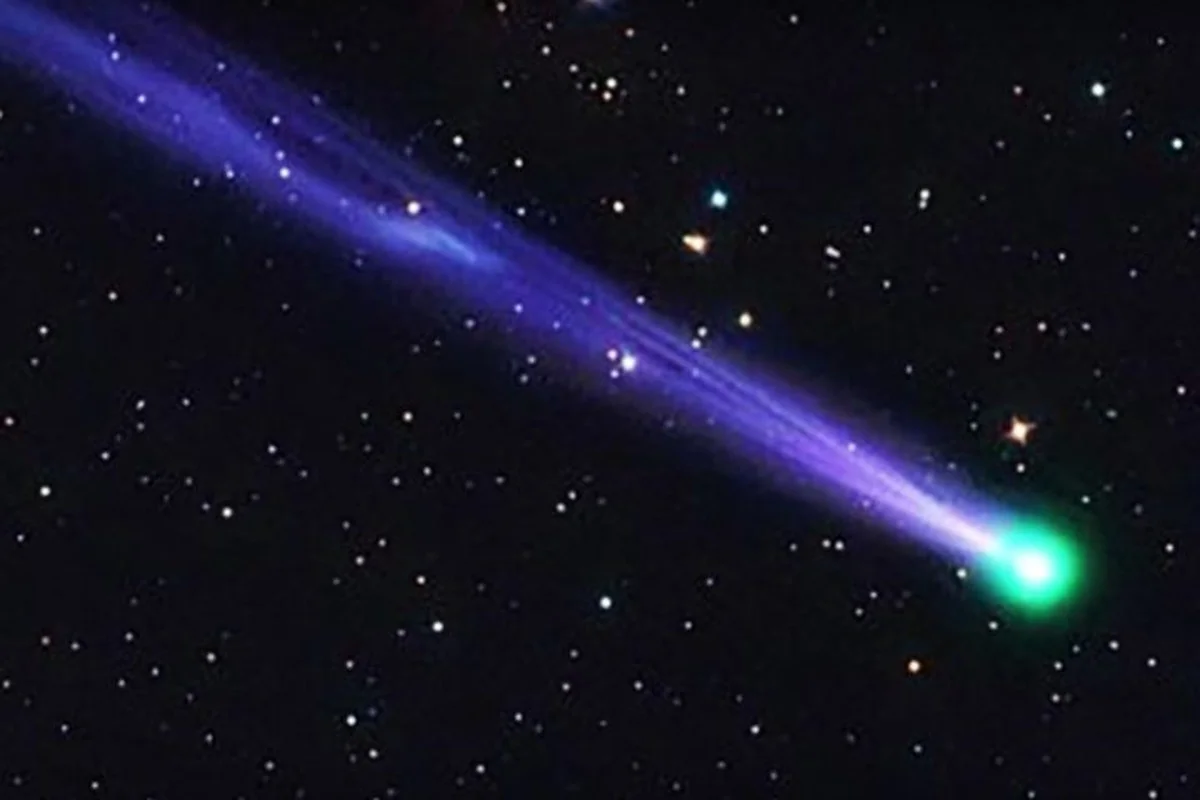 Fascinating Facts About Comets: Exploring the Mysterious Icy Travelers of Our Solar System and Their Cosmic Secrets