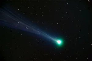 Fascinating Facts About Comets: Exploring the Mysterious Icy Travelers of Our Solar System and Their Cosmic Secrets - image 7