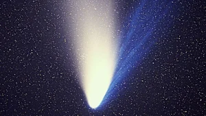 Fascinating Facts About Comets: Exploring the Mysterious Icy Travelers of Our Solar System and Their Cosmic Secrets - image 3