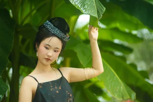 YiTuYu Art Language Vol.10625 Liu Qi Qi: Graceful Fashion Portraits - image 11