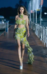 Trang Nhung Shines as Vedette Alongside Quang Hung MasterD in Fashion Show - image 12
