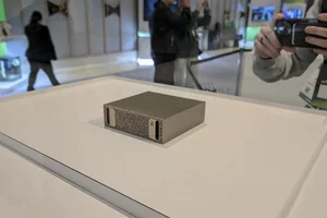 Tech Weekly: Rollable Screen Laptop Debuts and Samsung Galaxy S25 Launch Date Confirmed - image 0
