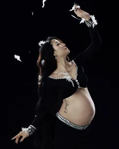 An Giang Singer Expecting Third Child with Husband Following Viral Comments - image 4