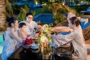 Elegant Beauty of Runner-Up Tu Anh’s Mother Captivates Fans - image 1