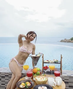Thailand's Most Popular University Lecturer Captivates Fans Worldwide - image 8