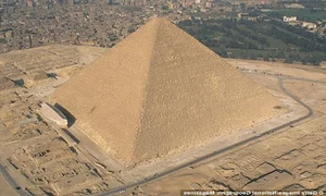 Unlocking the Secrets of Giza: Experts Believe a Massive Hidden Treasure Exists - image 6