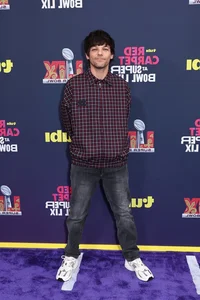Hollywood's Biggest Stars Shine at Super Bowl 2025 - image 4