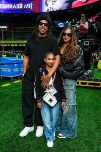 Hollywood's Biggest Stars Shine at Super Bowl 2025 - image 8