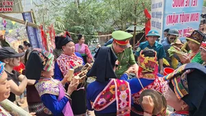 Discover the Vibrant Bun Huot Nam Water Festival of the Lao People in Dien Bien - image 2