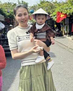Cuong Do La’s Youngest Son Steals the Spotlight in New Family Photos - image 1