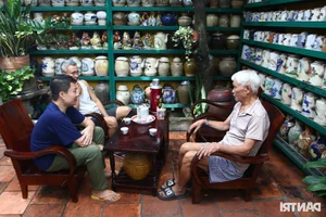 A Lifetime of Tea Culture: The Incredible 1,000-Piece Antique Teapot Collection in Binh Duong - image 9