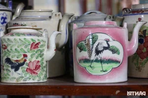 A Lifetime of Tea Culture: The Incredible 1,000-Piece Antique Teapot Collection in Binh Duong - image 4