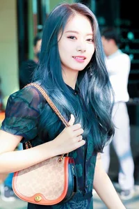 6 Hot Trend Hair Dye Colors You Need to Try This Summer - image 4