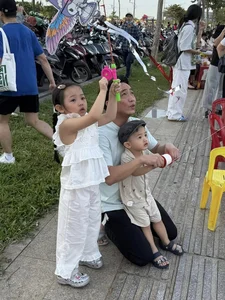 The Surprisingly Humble Daily Life of Business Mogul Cường Đô La - image 9