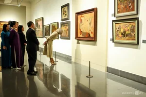 Cultural Diplomacy: First Ladies of Vietnam and France Visit Fine Arts Museum - image 5