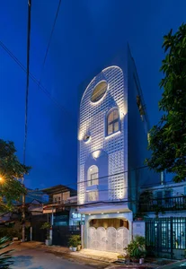 Simon House: Innovative Breeze Block Design for Bright and Airy Living - image 35