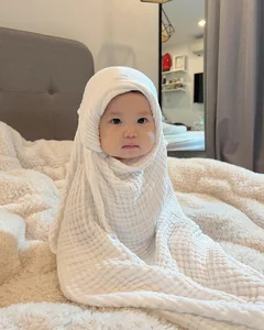 Vietnam’s Beloved 'National Baby' Pam Melts Hearts in New Gentle Photoshoot - image 7